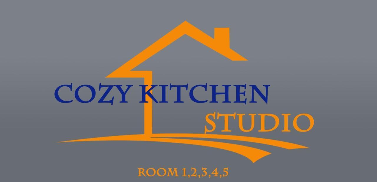Liivalaia 40 Cozy Kitchen Studio Tallinn Bagian luar foto